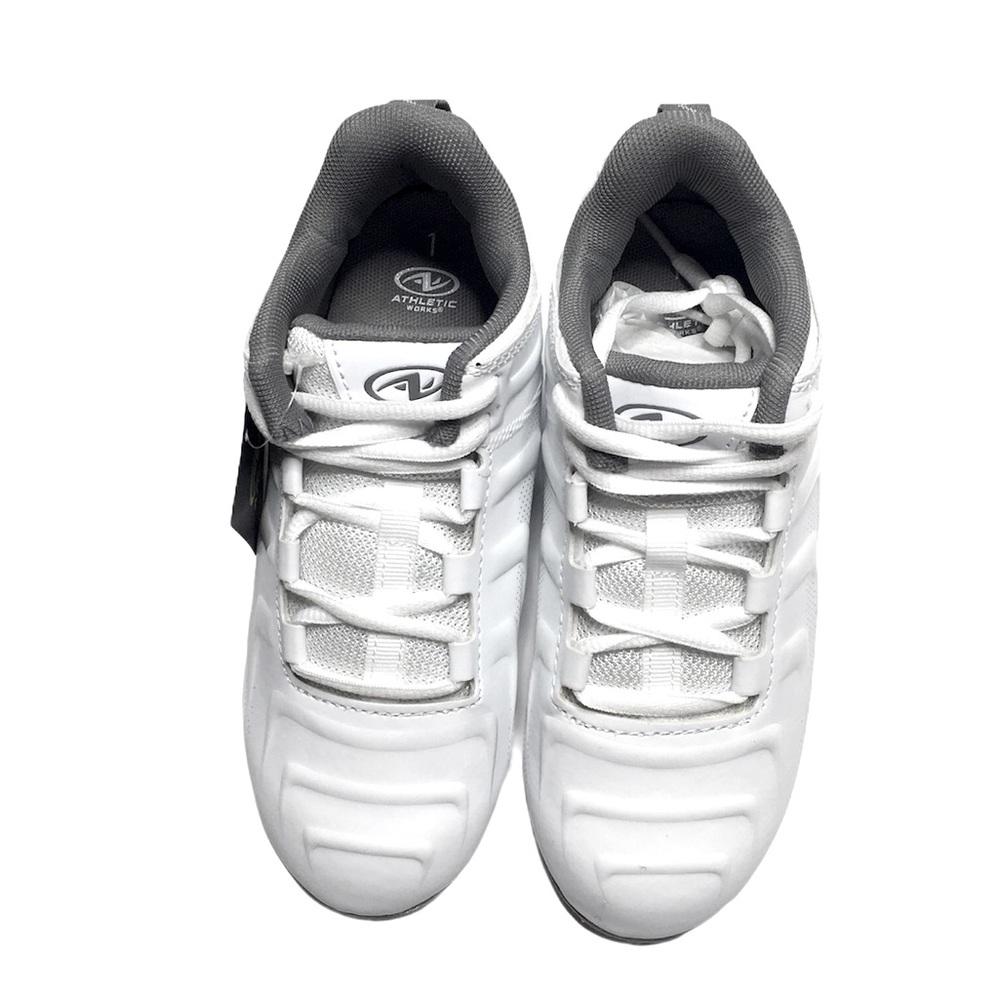 Youth football cleats